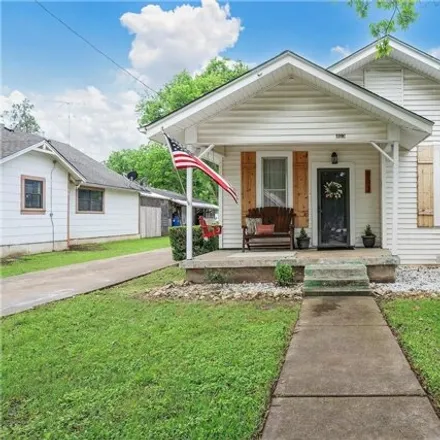 Buy this 2 bed house on 422 West Walnut Street in West, McLennan County