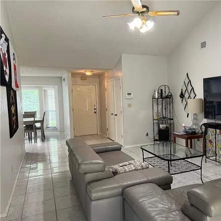 Image 3 - East Yellow Hammer Avenue, McAllen, TX 78504, USA - House for sale