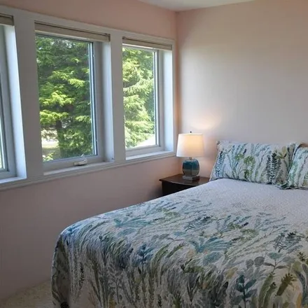 Rent this 2 bed house on Port McNeill in BC V0N 2R0, Canada