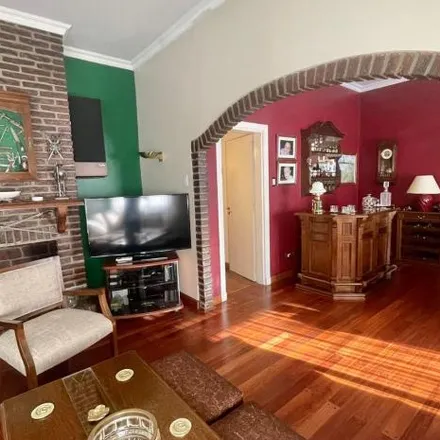 Buy this 4 bed house on Comodoro Rivadavia 818 in Adrogué, Argentina