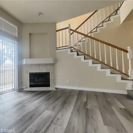 Image 3 - 596 North Pageant Drive, Orange, CA 92869, USA - Townhouse for sale