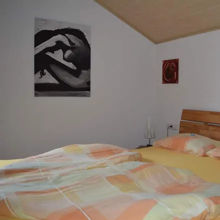 Rent this 2 bed apartment on 78337 Öhningen