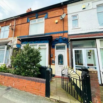 Buy this 3 bed townhouse on Poplar Road in Bearwood, B66 4AN