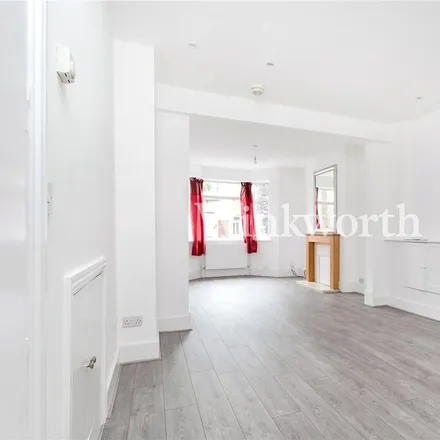 Image 2 - Catisfield Road, Freezywater, London, EN3 6AX, United Kingdom - Townhouse for rent