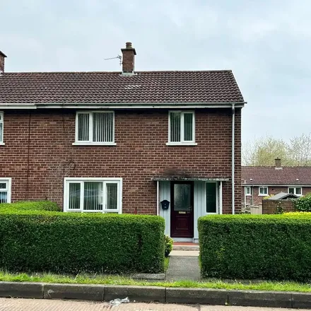 Rent this 3 bed duplex on Clarawood Park in Belfast, BT5 6FR