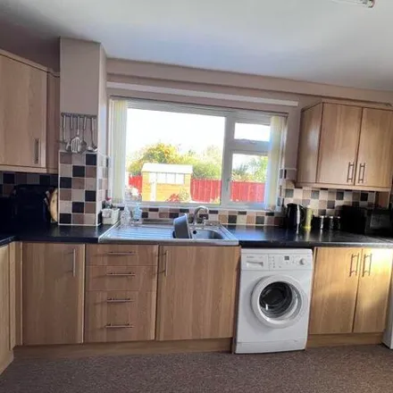 Image 2 - Tilstock Crescent, Shrewsbury, SY2 6HH, United Kingdom - Duplex for sale