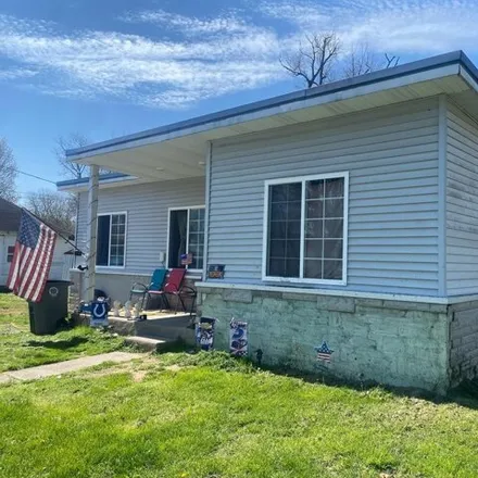 Buy this 3 bed house on 628 South Vine Street in Seymour, IN 47274