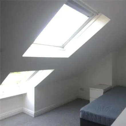 Rent this studio townhouse on Catford Hill in London, SE6 4PJ