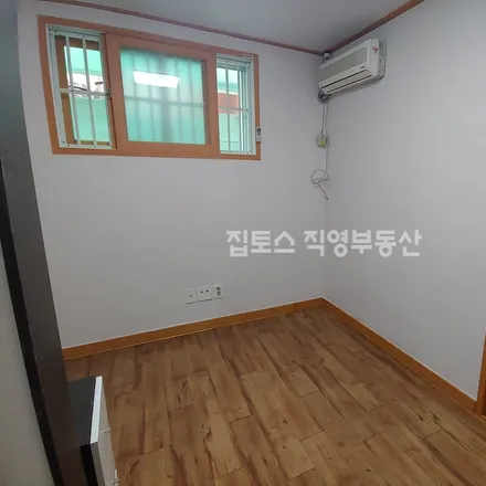 Rent this studio apartment on 서울특별시 관악구 봉천동 196-81