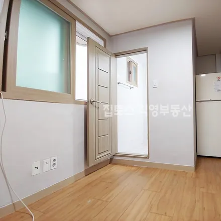 Rent this studio apartment on 서울특별시 광진구 자양동 666-5