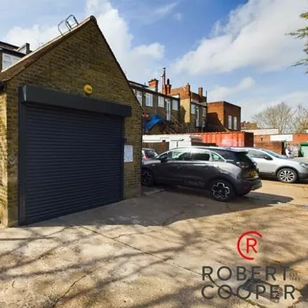 Image 6 - Field End Road, London, HA5 1RD, United Kingdom - House for rent