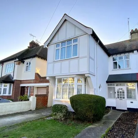 Buy this 3 bed duplex on Marlborough Road in Southend-on-Sea, SS1 2UA