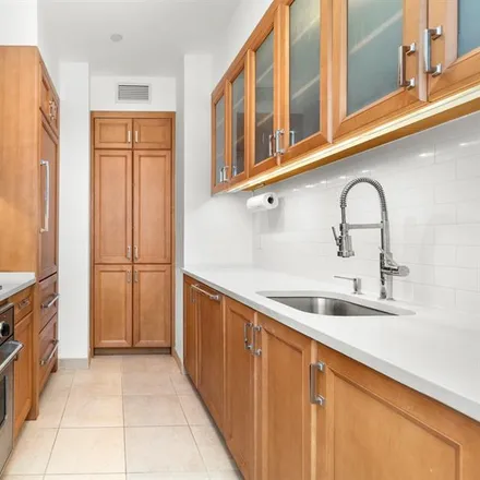 Image 2 - 205 EAST 85TH STREET 9K in New York - Apartment for sale