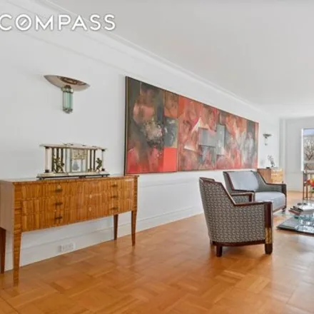 Image 2 - 870 5th Avenue, New York, NY 10065, USA - Townhouse for sale