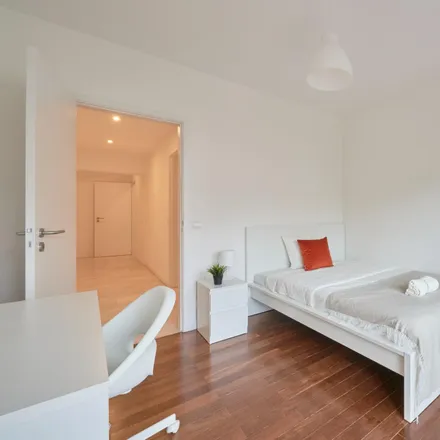 Rent this 7 bed room on Remax in Avenida da República, 1069-213 Lisbon