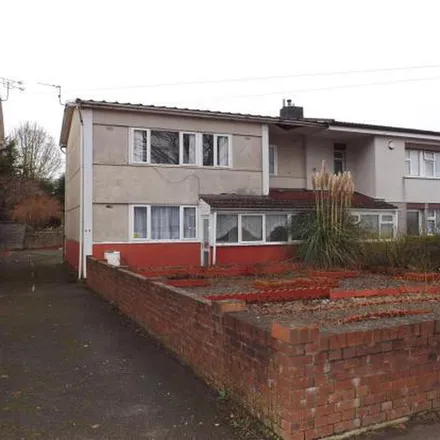 Rent this 3 bed apartment on Montgomery Avenue in Beech Avenue, Swindon