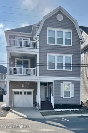 Rent this 5 bed house on 43 Seaview Avenue in East Long Branch, Long Branch