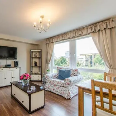 Image 1 - David Hewitt House, 38 Watts Grove, Bromley-by-Bow, London, E3 3RB, United Kingdom - Apartment for sale
