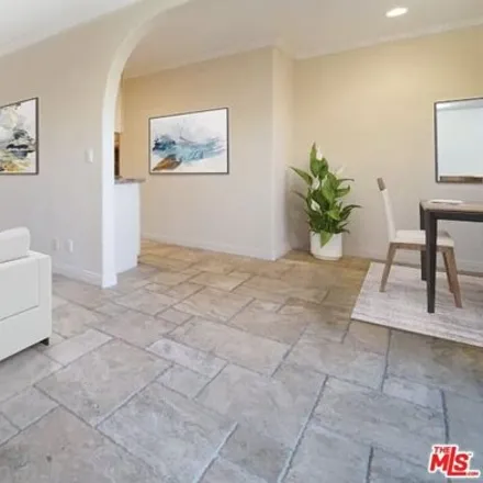 Image 2 - 423 S Rexford Dr Unit 201, Beverly Hills, California, 90212 - Condo for rent