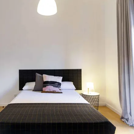 Rent this 1 bed room on Calle de Santa Engracia in 61, 28010 Madrid