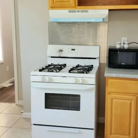 Rent this 2 bed apartment on Irvington in NJ, 07111