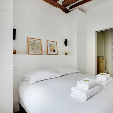 Rent this 1 bed apartment on Carrosse Paris in Rue de Charonne, 75011 Paris