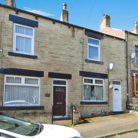 Buy this 3 bed townhouse on Queen's Avenue in Barnsley, S75 2AZ