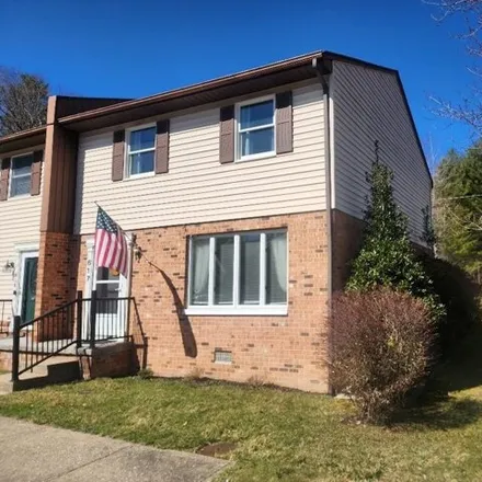 Buy this 3 bed townhouse on 600 Sapphire Lane in Beckley, WV 25801