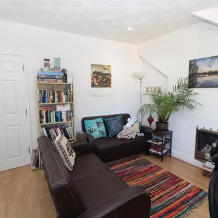 Image 4 - 4 Romilly Road, Cardiff, CF5 1FN, United Kingdom - Apartment for rent