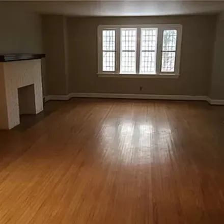 Image 2 - 911 Amherst Street, Buffalo, NY 14216, USA - Room for rent