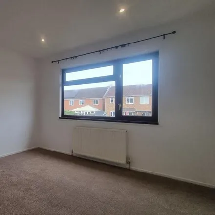 Image 7 - 31 Cherry Orchard, Rowley Regis, B64 6RY, United Kingdom - Townhouse for rent