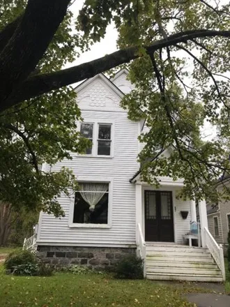 Rent this 5 bed house on 524 West Walnut Street in Kalamazoo, MI 49007