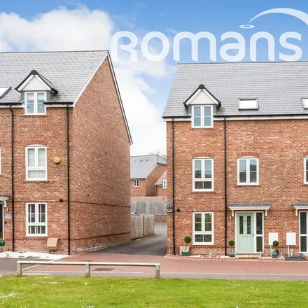 Rent this 4 bed townhouse on Saunders Way in Basingstoke and Deane, RG23 7FP