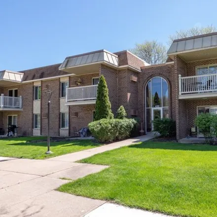 Buy this 2 bed condo on 1581 East Churchill Drive in Palatine, IL 60074