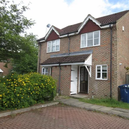 Rent this 2 bed duplex on 1-2 Tawny Close in London, W13 9BL