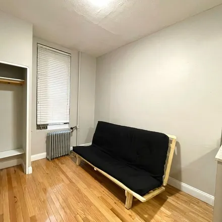 Image 7 - 112 East 7th Street, New York, NY 10009, USA - Apartment for rent
