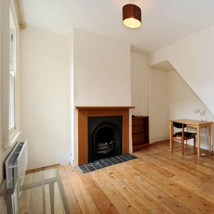 Rent this 2 bed house on Kirkwood Road in London, SE15 2DG