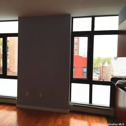 Image 2 - 60-70 Woodhaven Boulevard, New York, NY 11373, USA - Condo for rent