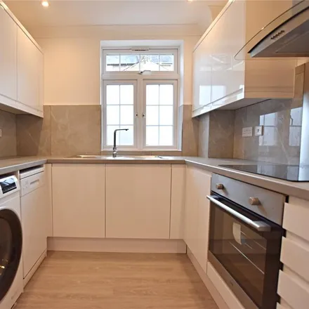 Rent this studio apartment on Addiscombe Village shopping area in 1A Sundridge Place, London