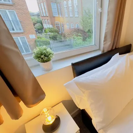 Rent this 2 bed apartment on London in E14 7FH, United Kingdom