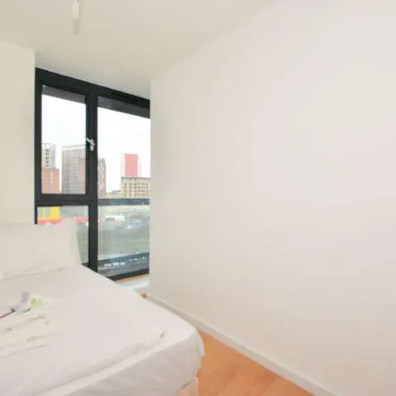 Image 5 - Nautilus Apartments, Silvertown Way, London, E16 1EA, United Kingdom - Apartment for rent