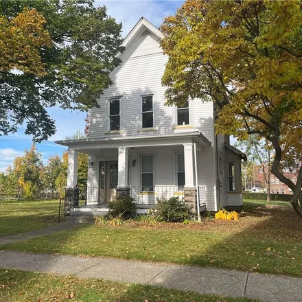 Buy this 2 bed house on 1505 West 6th Street in Ashtabula, OH 44004