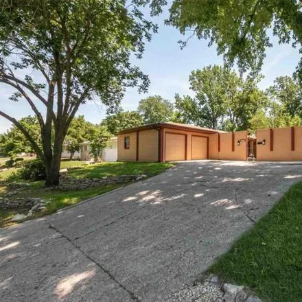 Buy this 3 bed house on 1011 West Spruce Street in Junction City, KS 66441