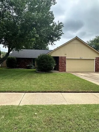 Buy this 3 bed house on 6349 South Birch Avenue in Broken Arrow, OK 74011