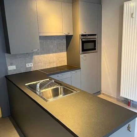 Rent this 1 bed apartment on Justus Lipsiusstraat 18-24 in 3000 Leuven, Belgium