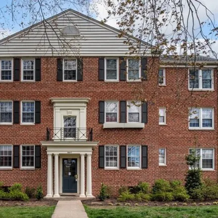 Buy this 2 bed condo on 6679 Wakefield Drive East in Belle Haven, Fairfax County