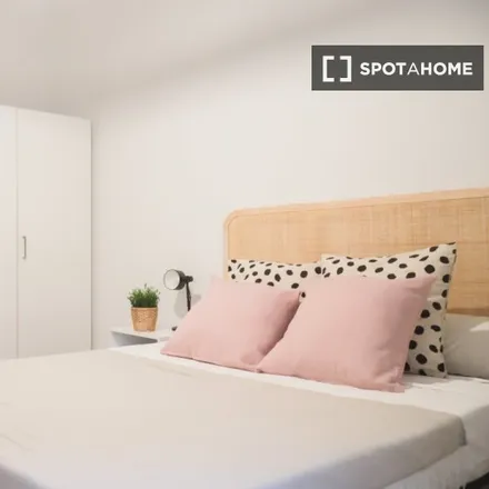 Rent this 7 bed room on Bikepolitan in Calle de Joaquín María López, 28015 Madrid