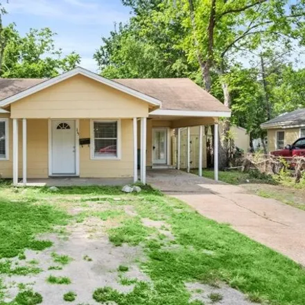 Buy this 2 bed house on 231 West Hart Avenue in Pasadena, TX 77506