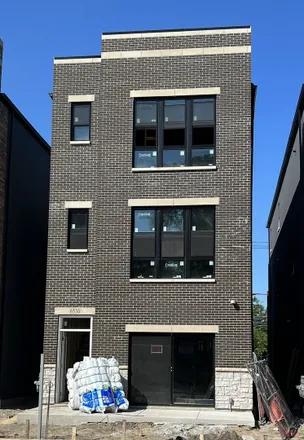 Buy this 9 bed duplex on 6518 South Maryland Avenue in Chicago, IL 60637