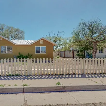 Image 2 - 1342 San Lorenzo Avenue Northwest, Albuquerque, NM 87107, USA - House for sale